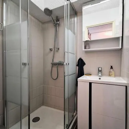 De La - 4 Personnes 4 Couchages Port Leucate. Ref: 1rp_523 Mae-3094